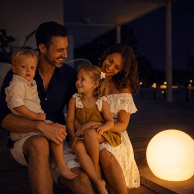 Lámpara globo de polietileno con LED RGB programable uso exterior