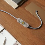 Regulador táctil universal para lámparas de mesa LED e incandescentes