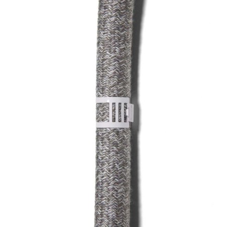Clip color negro para sujetar el tubo flexible de 20mm