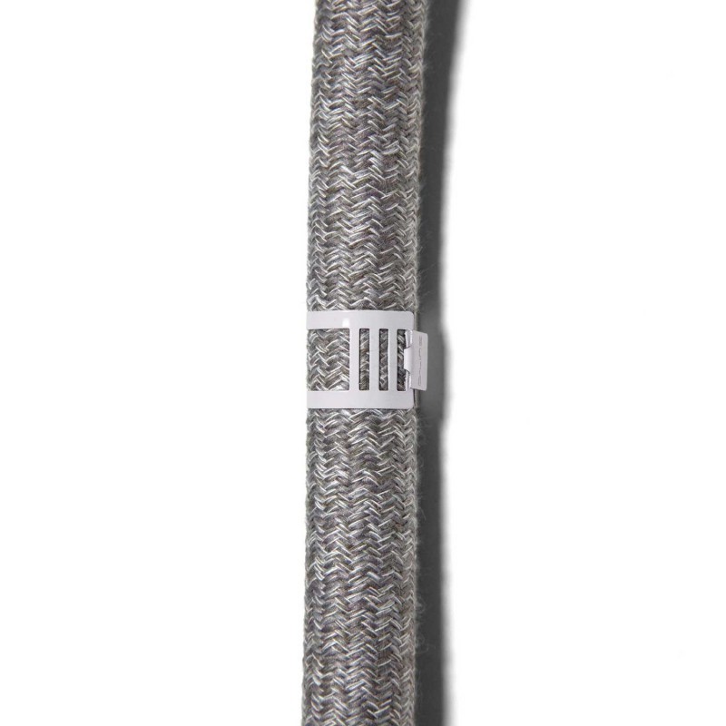 Clip color acero mate para sujetar el tubo flexible de 20mm