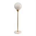Lámpara de mesa con pie de mármol y globo de cristal