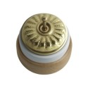 Conmutador porcelana base madera barniz tapa grabada oro