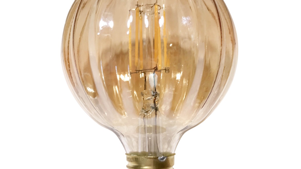 Cambio de hora, cambio de luz: Actualiza tus lámparas con nuestros accesorios
